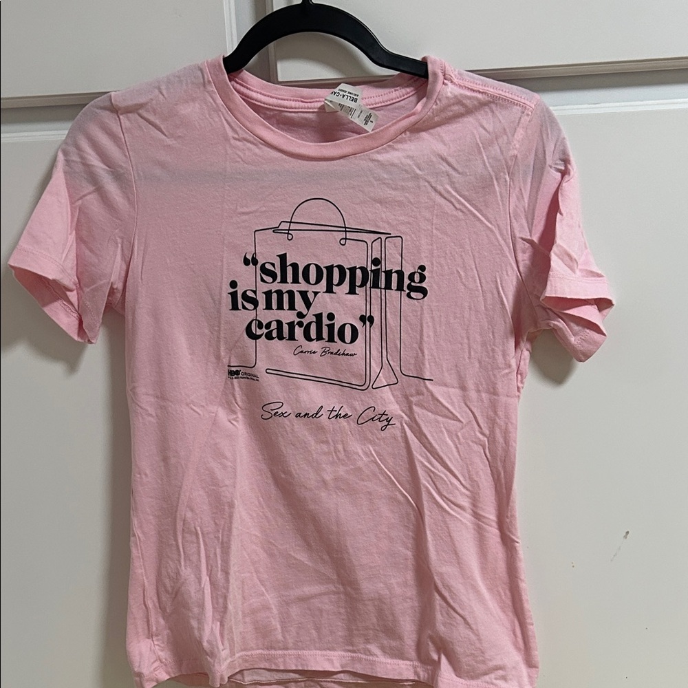 Sex in the City Carrie Bradshaw Pink Graphic Tee Small